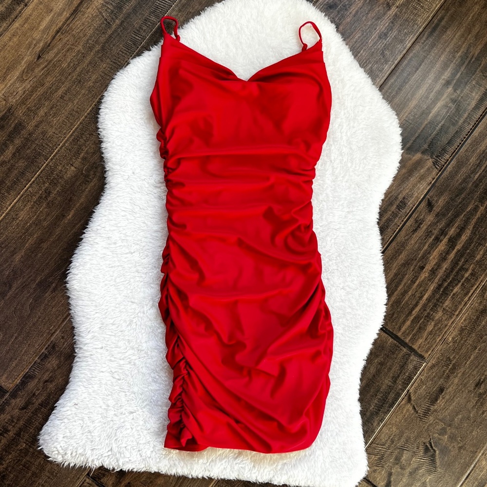 B. Darlin Red Satin Cowl Neck Shirred Bodycon Dress Size 3/4